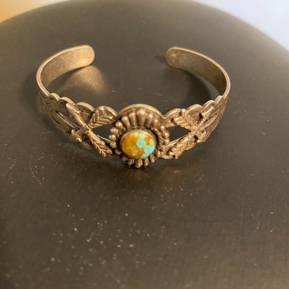 Vintage Navajo Sterling Turquoise Crossed Arrows Bracelet. Beautifully engraved